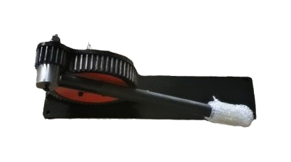 The gallery shows one complete source-series manual gear crimper with protective wrapping on its handle on pure white. The six/eight jaw interiors are not individually pictured.